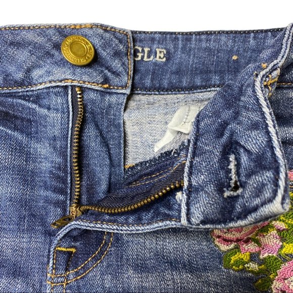 SALE 💚 American Eagle Floral Embroidered Shorts Size 02 - Picture 8 of 8